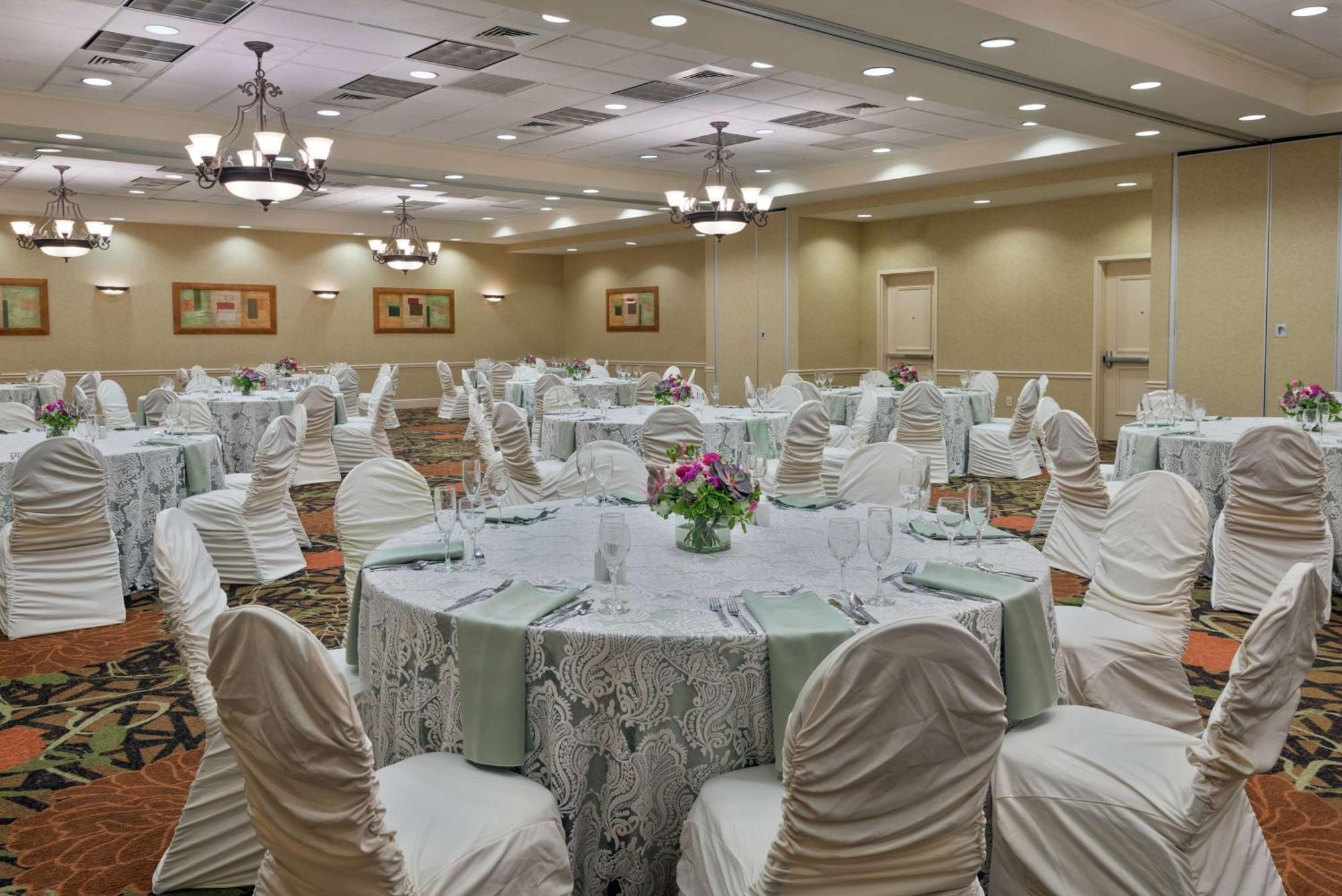 Hilton Garden Inn Buffalo Airport Чиктовага Экстерьер фото