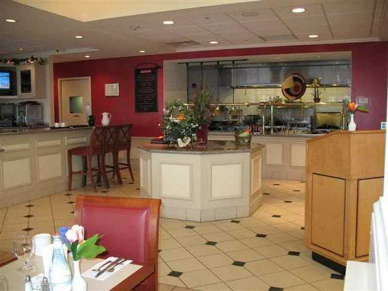 Hilton Garden Inn Buffalo Airport Чиктовага Ресторан фото